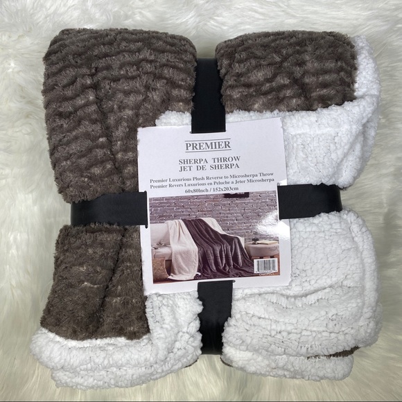 Kate & Co. Other - ⭐️SALE⭐️Windswept Teddy Micromink Sherpa